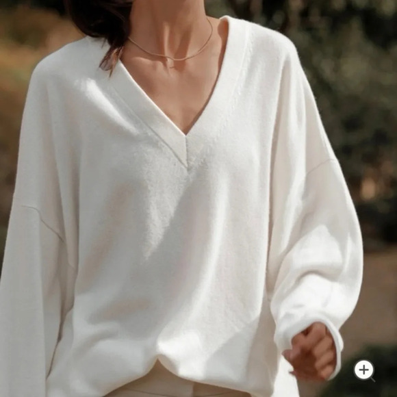 JENNI KAYNE Charlie V-Neck Sweater Ivory Cashmere for @Odessarose1947 - Picture 5 of 12